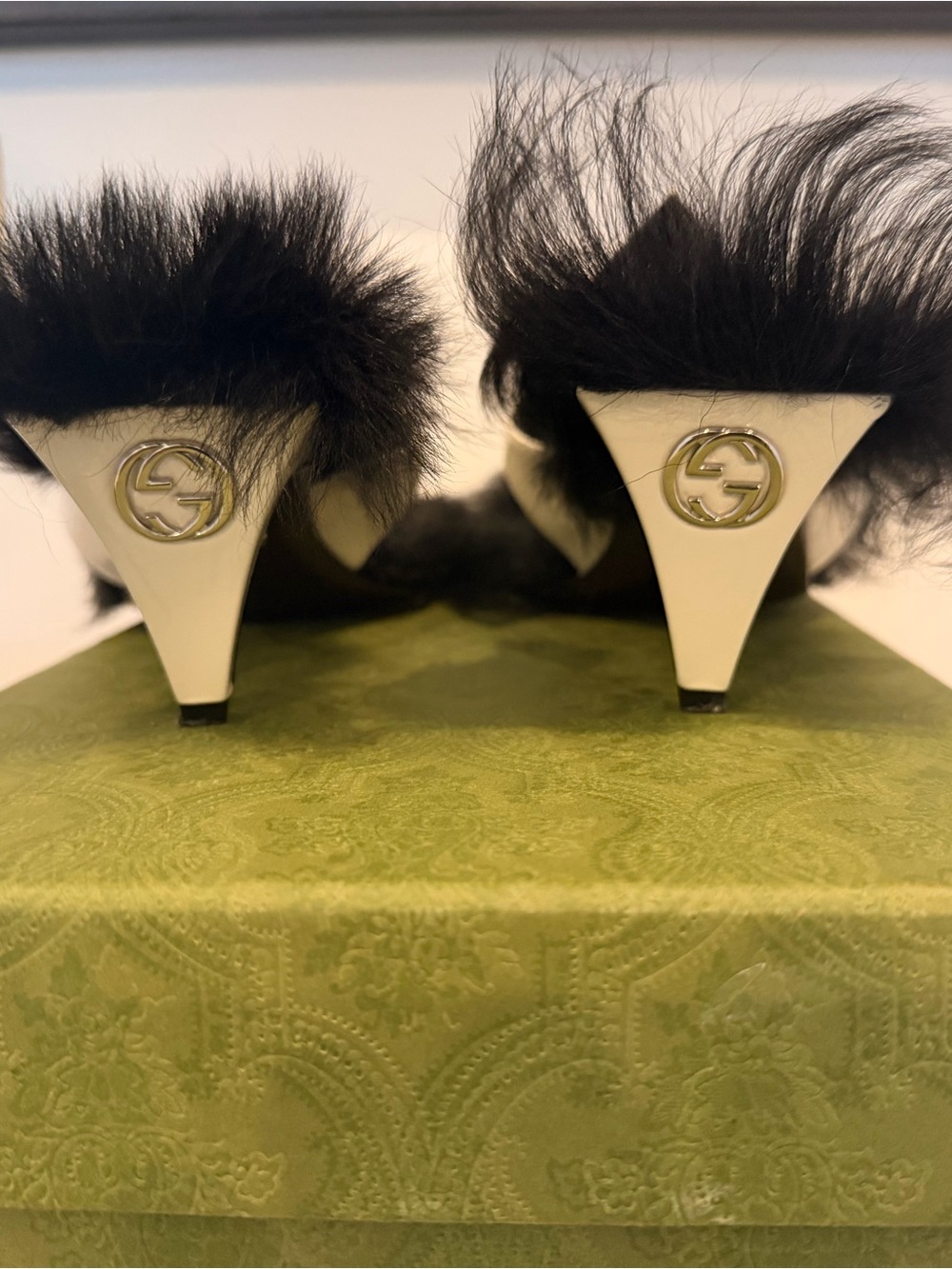 Gucci Cream Leather Fur-Trim Horsebit Mules - Picture 3 of 5